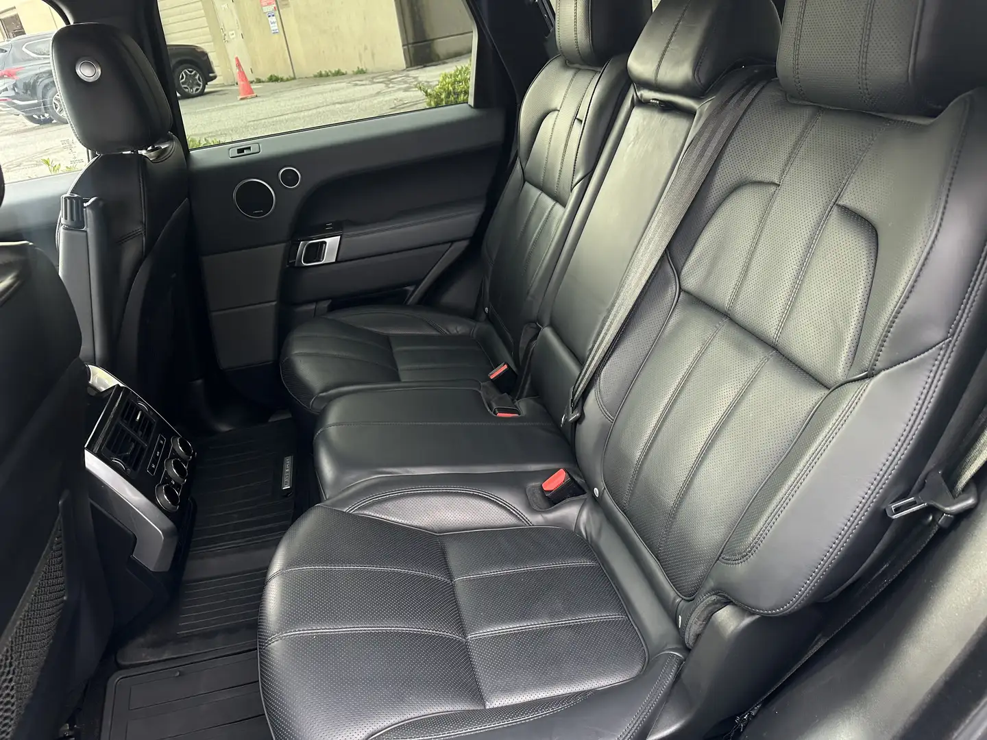 
								2015 Land Rover Range Rover Sport V6 HSE full									