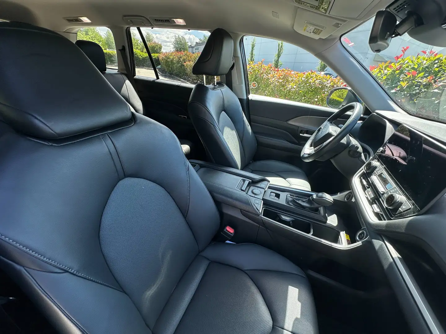 
								2024 Toyota Grand Highlander Hybrid XLE full									